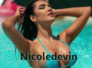 nicoledevin Sextrans